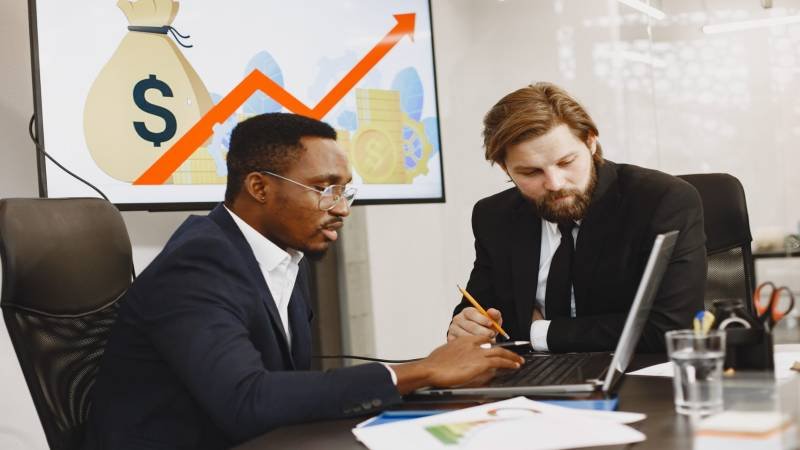 Cost-Cutting Strategies for Bootstrapped Businesses That Do Not Compromise Professionalism