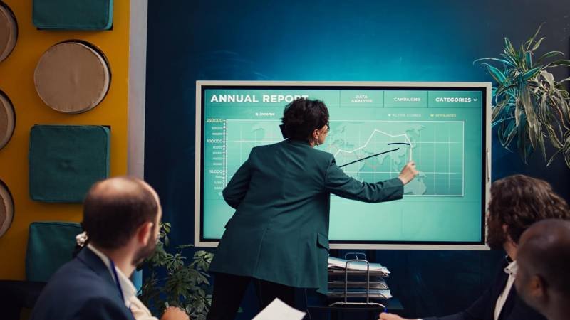 From Blank Slide to Clear Story: A Practical Guide to AI-Assisted Presentations